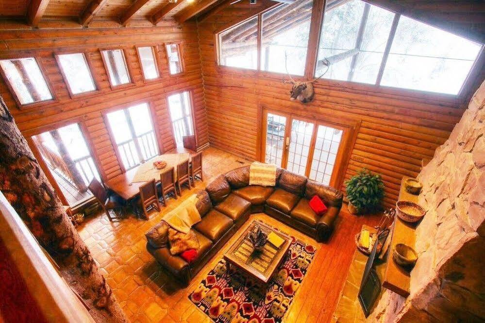 Log Cabin On The Stream Sundance エクステリア 写真